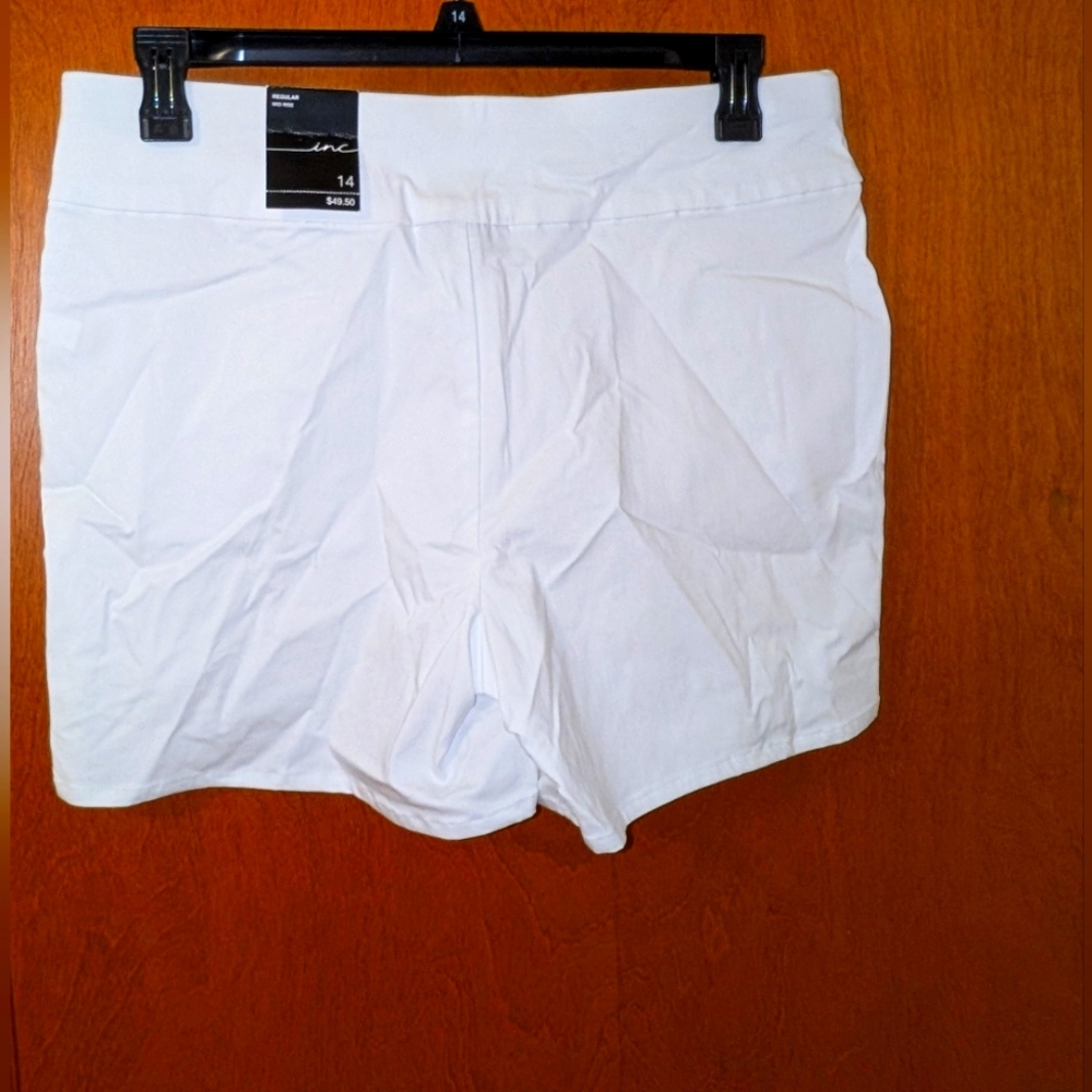 NWT White Pull On Shorts